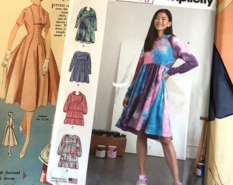 Uncut F/F 2021 Simplicity Sewing Pattern S9380 for Misses' Sweatshirt Dresses in Sizes XS-XL or 6-8 to 22-24 - Contemporary Fashion Staple