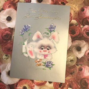 Cartão RARE Vintage Circa 1980 'Feliz Aniversário para uma Grande Neta' - Kitsch/Retro Coelho, Rato e Design Floral - Cartão Doce Verso
