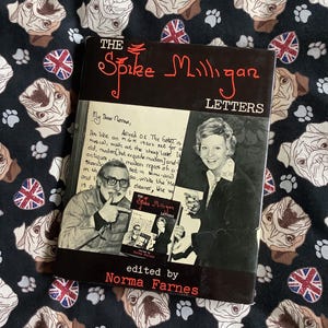 Libro de tapa dura vintage de 1978 "Las cartas de Spike Milligan", editado por Norma Farnes. Una selección de cartas de Spike Milligan. Un regalo de humor para adultos.