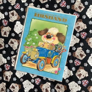 RARO Grande A4 Vintage Retro Circa 1970s 'Loving Birthday Wishes Husband' Cartão - Cachorro em um Design de Carro Clássico - Cartão Nostálgico - Verso Doce