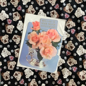 "Seltene Vintage Circa 1970s Unbenutzte ""With Love on On Your Silver Jubiläum"" große rosa Rosen Retro Foto-Karte - Sentimental Vers - Nostalgisch."