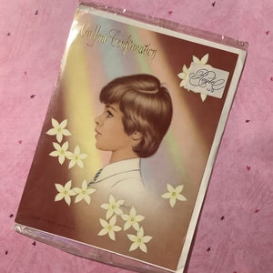 Carte « On Your Confirmation » vintage des années 1970 avec un garçon super mignon et un motif floral - Une carte à chérir - Simple voeux à l'intérieur - Nostalgie