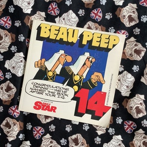 希少なヴィンテージ 1993 年「Beau Peep - Book 14」ペーパーバック、Roger Kettle と Andrew Christine 著 - Daily Star 大人向けコミック ストリップ ユーモア - 楽しい本ギフト