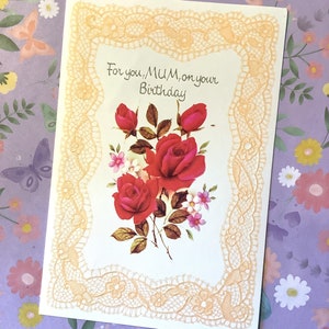 Cartão raro, vintage, não escrito, por volta dos anos 1970, "Para você, mãe, no seu aniversário" - Design de rosas vermelhas - Verso doce - Cartão vintage/floral amoroso para mãe