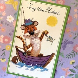 Cartão de aniversário EXTREMAMENTE RARO Vintage/Retro por volta de 1960 'Para meu querido marido' - Design bonito de pescador de tigre - Marido amoroso retrô/vintage
