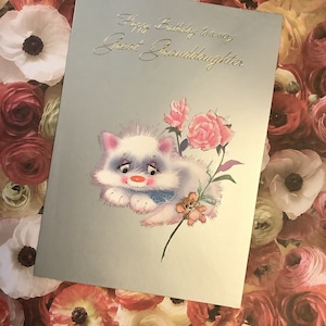 Cartão RARE Vintage Circa 1980 'Feliz Aniversário para uma Grande Neta' - Kitsch/Retro Design de Gato, Rato e Rosas Rosa - Cartão Doce Verso