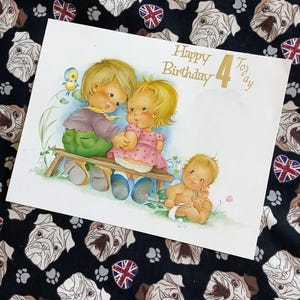 RARO Vintage Circa 1960s 'Feliz Aniversário 4 Hoje' Cartão Grande ADORÁVEL Design Bonito para Crianças e Bebês Anjos - Verso Doce - Um Cartão para Guardar