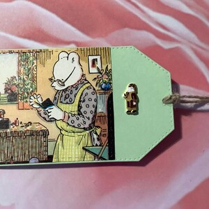 ZELDZAME vintage jaren 70 verzamelobject 'Rupert Bear' Sherlock Holmes Design emaille badge/broche/pin - leuk klein kerstcadeau voor een fan van Rupert Bear