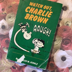 ZELDZAAM Vintage 1978 Snoopy Boek &#39;Watch Out, Charlie Brown&#39; door Charles M.Schulz No 46 in the Coronet Series - Paperback Book - Snoopy Fan Read