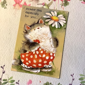 Rare carte d'anniversaire vintage des années 1990 avec un chat adorable tenant une marguerite par Margaret Sherry - décorée à l'intérieur - carte pour amoureux des chats