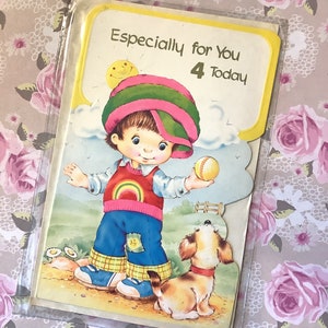 Cartão de aniversário raro vintage/retro por volta dos anos 1970 "Especialmente para você hoje" - Design fofo estilo Holly Hobbie para menino e cachorro - Um cartão para guardar