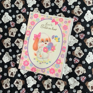 RARE grand format A4 vintage vers les années 1970 « L'amour de belle-sœur » carte d'anniversaire kitsch chien, oiseau bleu et design floral carte nostalgique vers doux