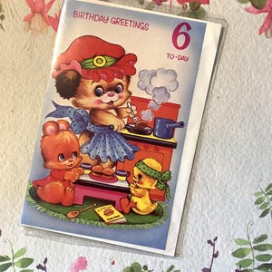 RARO cartão de felicitações de aniversário vintage retrô dos anos 1970, 6 cartões para hoje, cachorro adorável cozinhando hambúrgueres para um coelho e um patinho - Doce saudação