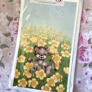 Fabuloso cartão de aniversário em branco vintage/retro da década de 1980 com gato fofo e design floral - um cartão Gallerie Dominique - um cartão doce para guardar