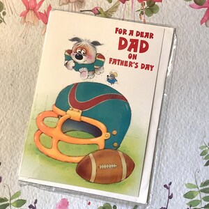 RARO biglietto d'auguri vintage inutilizzato degli anni '80 circa per la festa del papà con un grazioso design retrò a tema football americano - Semplice saluto - Papà appassionato di nostalgia