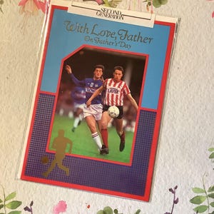 RARO biglietto d'auguri vintage degli anni '80 circa per la festa del papà - Foto di una partita di calcio retrò - Appassionato di calcio - Nostalgia anni '80 - Biglietto divertente