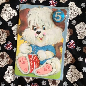 Cartão de aniversário RARO vintage/retro dos anos 70 completo com emblema azul e prateado nº 5! Adorável cachorro bebendo cola Design! Cartão FABULOSO para qualquer idade