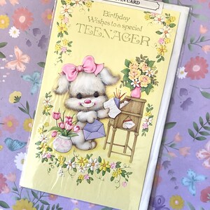 RARE carte vintage des années 1980 « Souhaits d'anniversaire à un adolescent spécial » avec un chien mignon et un design floral - Carte pour adolescent aimant les chiens -13e anniversaire