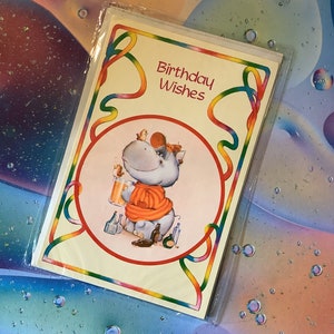 ZELDZAME & ongebruikelijke Vintage jaren 1970 'Birthday Wishes' Card - Fun, Retro 'Bier Drinking' Hippo en Birds Design - Beer Loving Friend/Relative Card