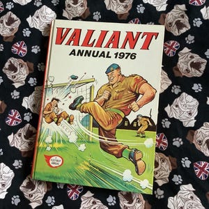 RARE Vintage &#39;Valiant Annual 1976&#39; in Hardback - Packed full of comic strip and short stories, articles, photos and more -Fun Nostalgic Gift