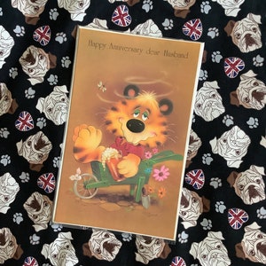 Cartão grande raro vintage/retro por volta dos anos 1970 "Feliz aniversário, querido MARIDO" - Tigre fofo sentado em um carrinho de mão com um litro de cerveja