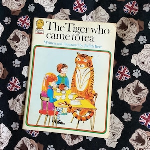 RARE Vintage 1973 &#39;The Tiger who came to tea&#39; by Judith Kerr in Paperback - Nostalgic Picture/Storybook - Fun, Retro 1973 Birth Year Gift