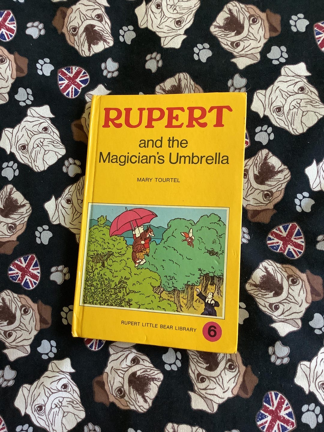 1970年代頃のヴィンテージ児童書第6号『ルパートと魔法使いの傘