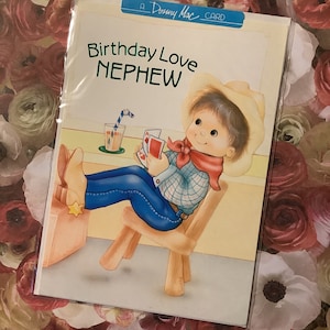 Cartão RARE True Vintage/Retro dos anos 80 'Birthday Love Nephew' com um ADORÁVEL design de cartas de baralho de cowboy - Sweet Verse - Cartão nostálgico divertido