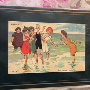 ESTREMAMENTE RARO Biglietto vintage 'Festa del papà' degli anni '80 circa - Design "The Only Man" in riva al mare di Tom B - Biglietto di design da cartolina del 1900 - Nostalgia