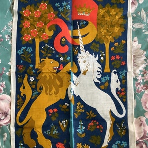 VERY RARE & Stunning Vintage Circa 1970s &#39;Lion and Unicorn&#39; Unused Linen Tea Towel by Ulster - No 4569 - Collectable Linen -70s Wall Hanging