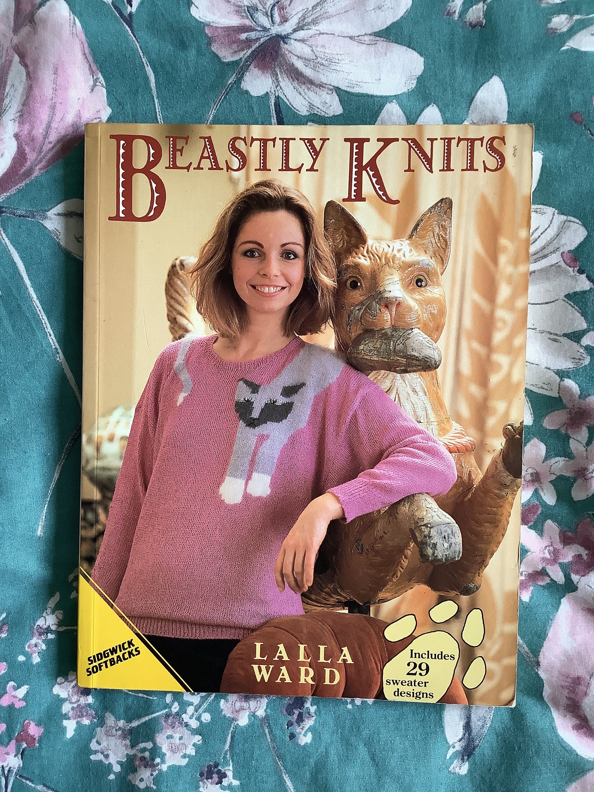 【archive】90s Sullen black Lamb Knit RARE Vintage 1988 'beastly Knits' Paperback Book by Lalla
