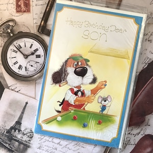 RARA cartolina vintage/retrò degli anni '70 circa "Buon compleanno caro figlio" con un simpatico disegno di un cane e un topo che giocano a biliardo - Carta nostalgica - Figlio amante della piscina