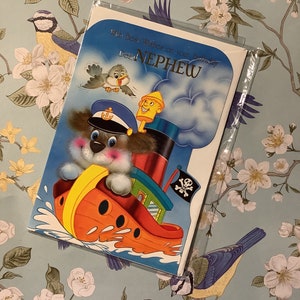RARE Vintage/Retro Circa 1980s Sin usar Tarjeta 'Con los mejores deseos en tu cumpleaños Querido sobrino' - Lindo diseño de perro 'Sailor' -Dulce verso nostálgico
