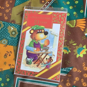 Cartão vintage raro da década de 1970 "Parabéns 21 hoje" - Pintor e decorador retrô com design de urso e rato - Versículos doces por dentro - Diversão dos anos 70