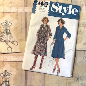 RARE Vintage Uncut 1978 Style Pattern No 2450 for a Misses&#39; Dress or Overdress For Shorter Fittings - Size 14.5 (Bust 94cm)