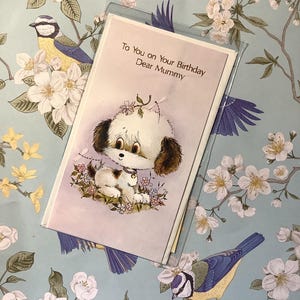 Cartão RARO vintage por volta de 1970, 'Saudações de aniversário, querida mamãe' com design de cachorro super fofo - Verso doce - Cartão de múmia vintage/retro/amante de cachorro