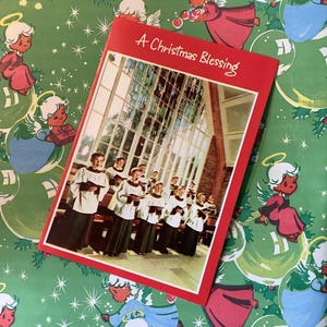 Carte photo vintage des années 1970 « Une bénédiction de Noël » extrêmement RARE, carte photo de garçons chorale rétro - religieux - carte de Noël de Style traditionnel - carte kitsch