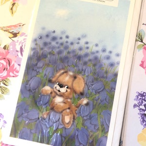 Fabuleuse carte d'anniversaire vierge vintage/rétro des années 1980 avec un chien mignon et un design floral - une carte de la galerie dominique - une carte douce à chérir