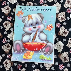 RARO cartão de aniversário grande vintage 'Para um querido neto' da década de 1980 ADORÁVEL urso pop-up de olhos azuis no banho com seu design de barco - Fofo
