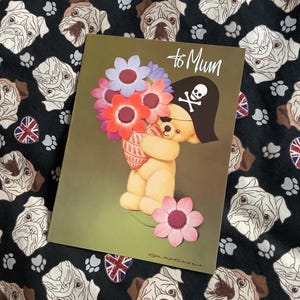 Cartão de aniversário/dia das mães extremamente raro, vintage, por volta dos anos 1960, "para a mamãe", projetado por Gluckli, urso de pelúcia pirata e design floral - Retro Lover Mum