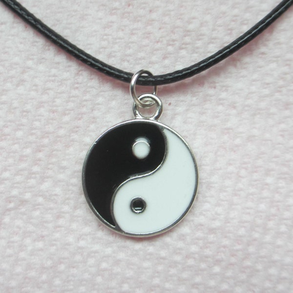 YIN YANG 19" Necklace - .69" Enamel Charm, Lightweight Minimalist Style, Cute Hippie Girl Jewelry, Taijitu Gossip Symbol, Ying Yang