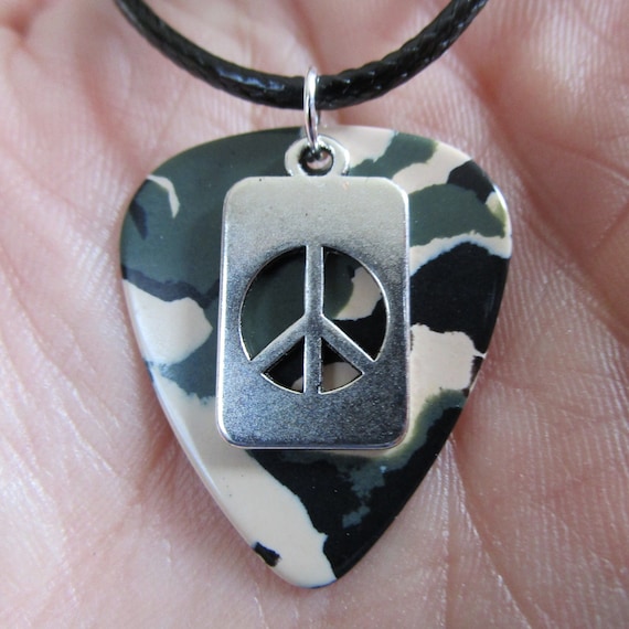 Silver Metal Peace Sign Necklace Hippy Jewellery Silver Metal Peace Sign Necklace Hippy Jewellery