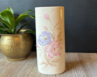 Vase floral asiatique vintage en céramique, petit vase bourgeon blanc ivoire avec fleurs pastel, bordure dorée, décoration d'intérieur en céramique asiatique, décoration pastel