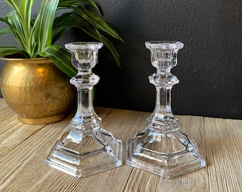 Vintage kristallglasljusstakar, set om två, klara ljusstakar, kristallbröllopsdekor, elegant glasljusdekoration i present