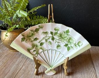 Vintage Aziatische groen-witte keramische waaierschotel, trinketschotel, sieradenblad, muntringschotel, sieradenvanger, decoratieve waaiervormige schotel
