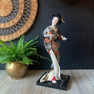 Vintage Japanese Geisha Doll on Stand | Keepsake Doll | Traditional Japanese Collectable Figurine | Japanese Home Decor | Unique Gift Ideas