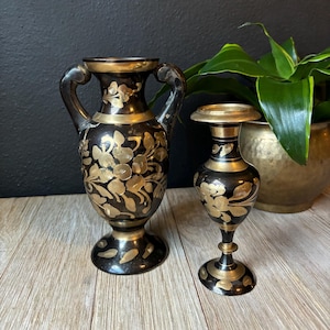 Vintage paar massief messing zwart geëmailleerde Indiase vazen, Turkse vazen geëtst messing, vazen cloisonné, vazen Marokkaans decor knop, styling boekenkast