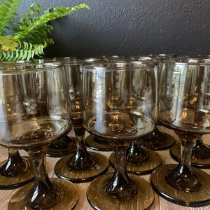 Vintage MCM Smokey Brown Wine Glasses Set of Ten Mid-Century Modern Barware Cocktail Glasses Brown Stemware Wedding Toast Glasses image 4