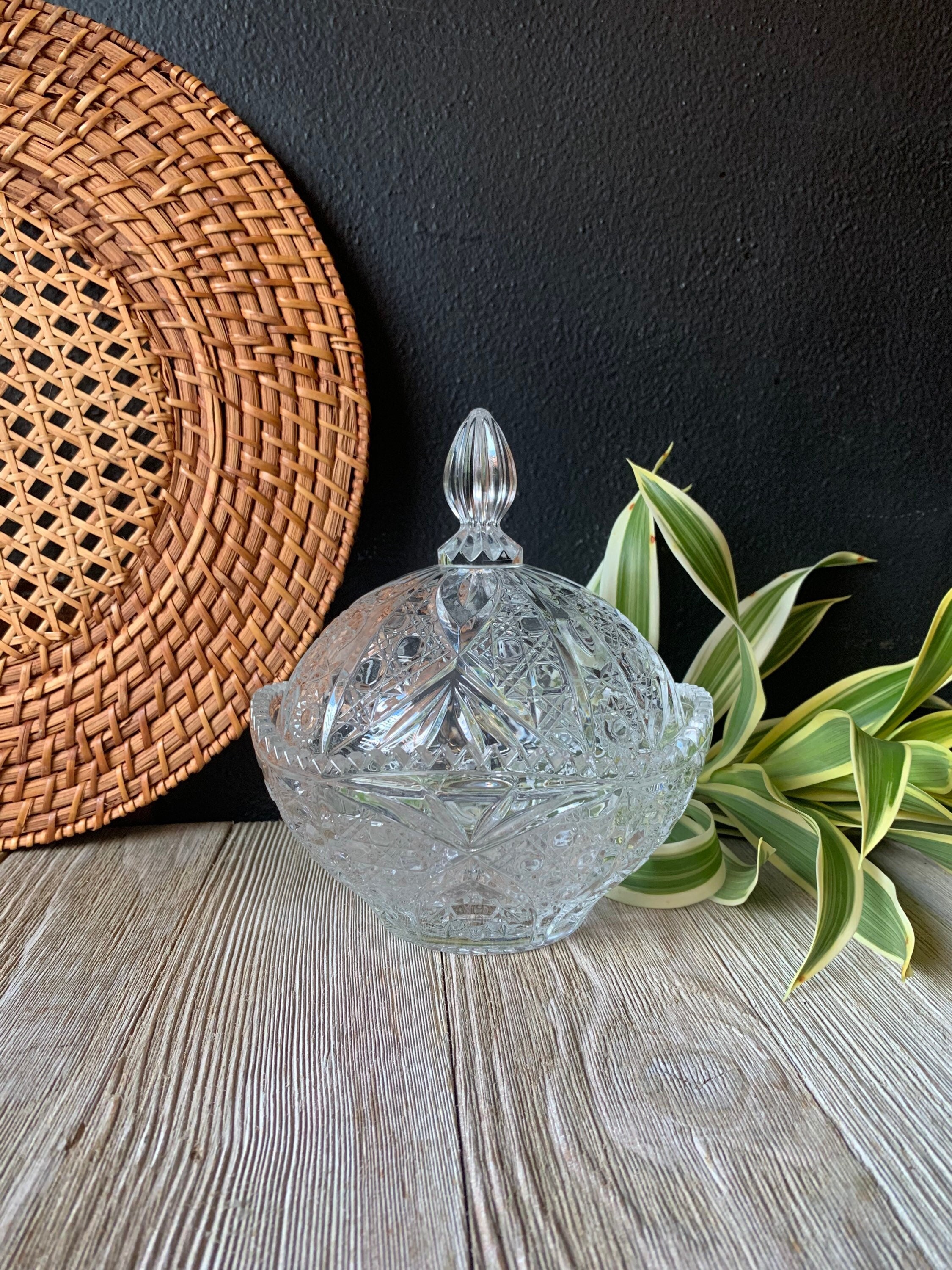 Vintage Etched Crystal Candy Dish with Lid, Lidded Glass Trinket Bowl, Crystal Vanity Jar, Wedding Gift, Jewelry Storage Box, Peanut Dish