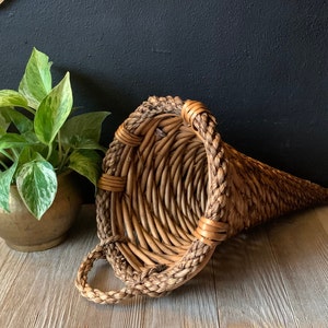 Vintage Wicker Cornucopia Hanging Wall Basket Planter | Woven Horn of Plenty | Wicker Home Decor | Wicker Wall Decor | Fruit Basket